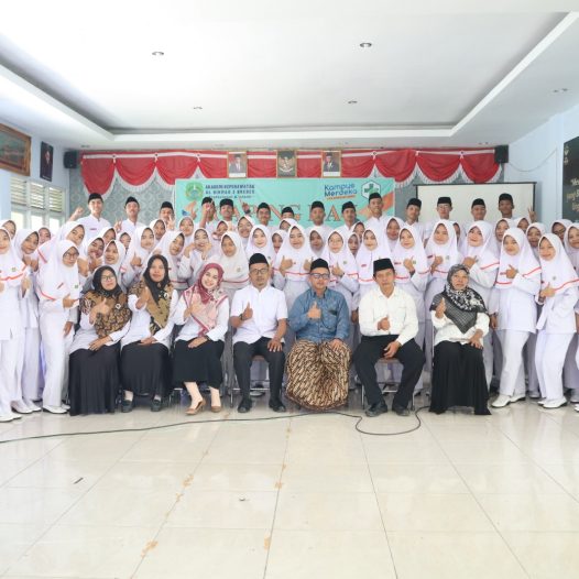 Caping Day Mahasiswa Akper Al Hikmah 2 Angkatan XIX, Titik Awal Tunas Professionalisme Perawat