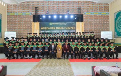 Wisuda dan Angkat Sumpah Akper Al Hikmah 2 Brebes Angkatan XX TA 2024/2025